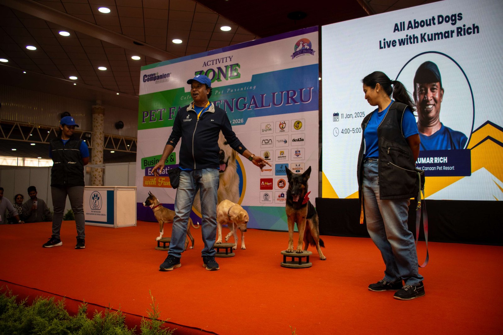 Pet Fair Bengaluru crowd